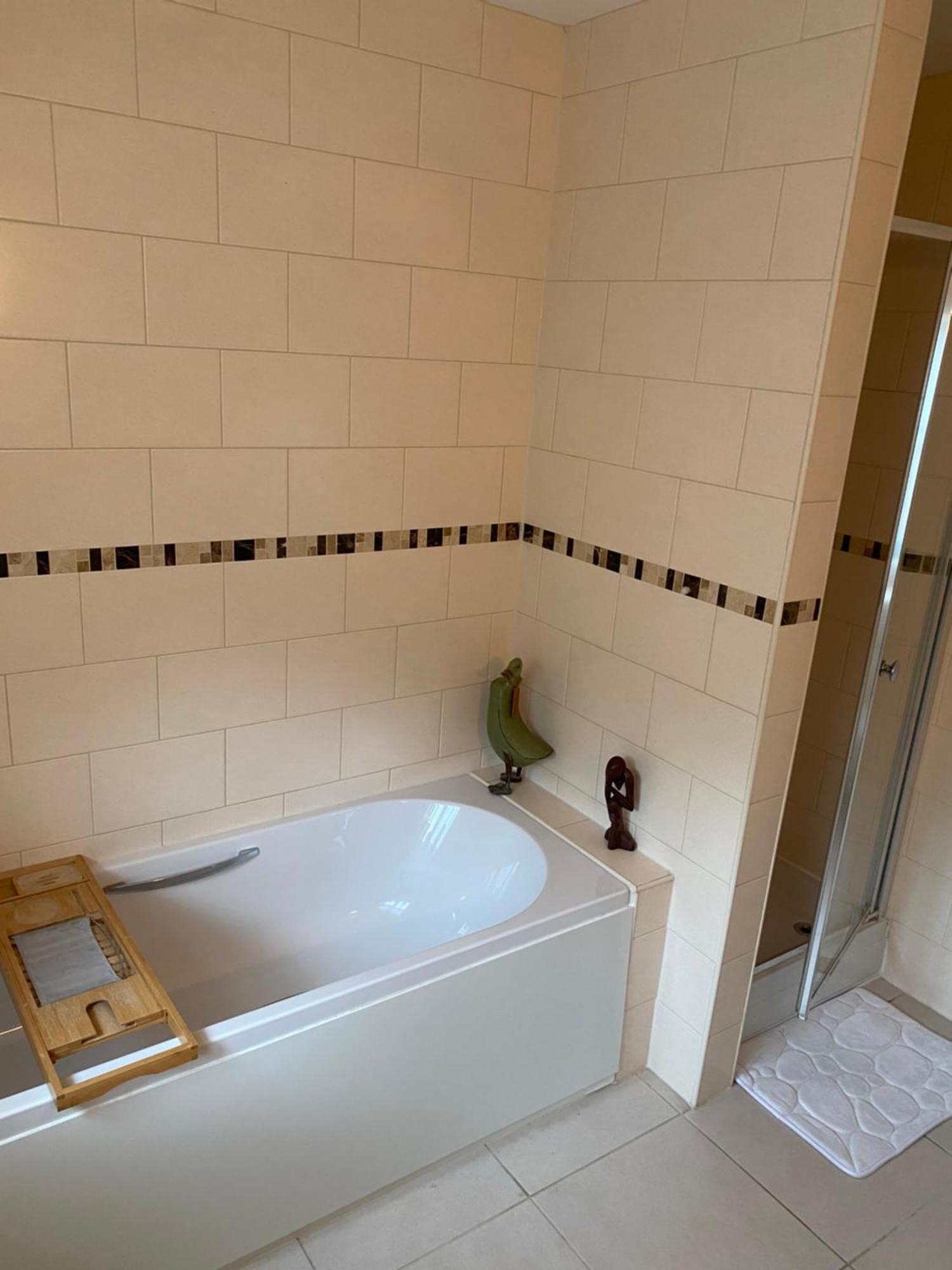 Beautiful Private Room With Kingsize Bed And Large Private En-Suite Peterborough Exteriér fotografie